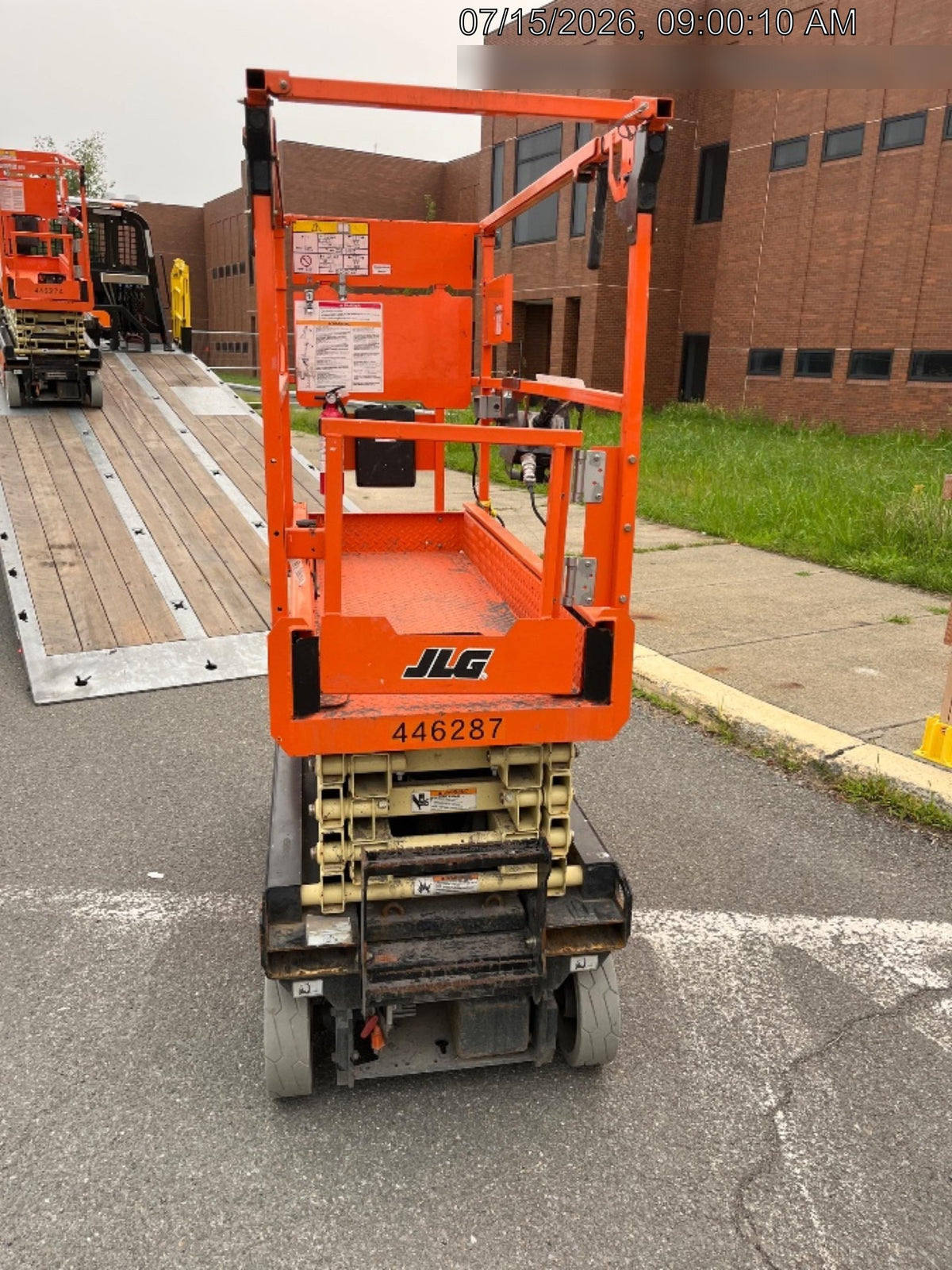 2024 JLG ES1932