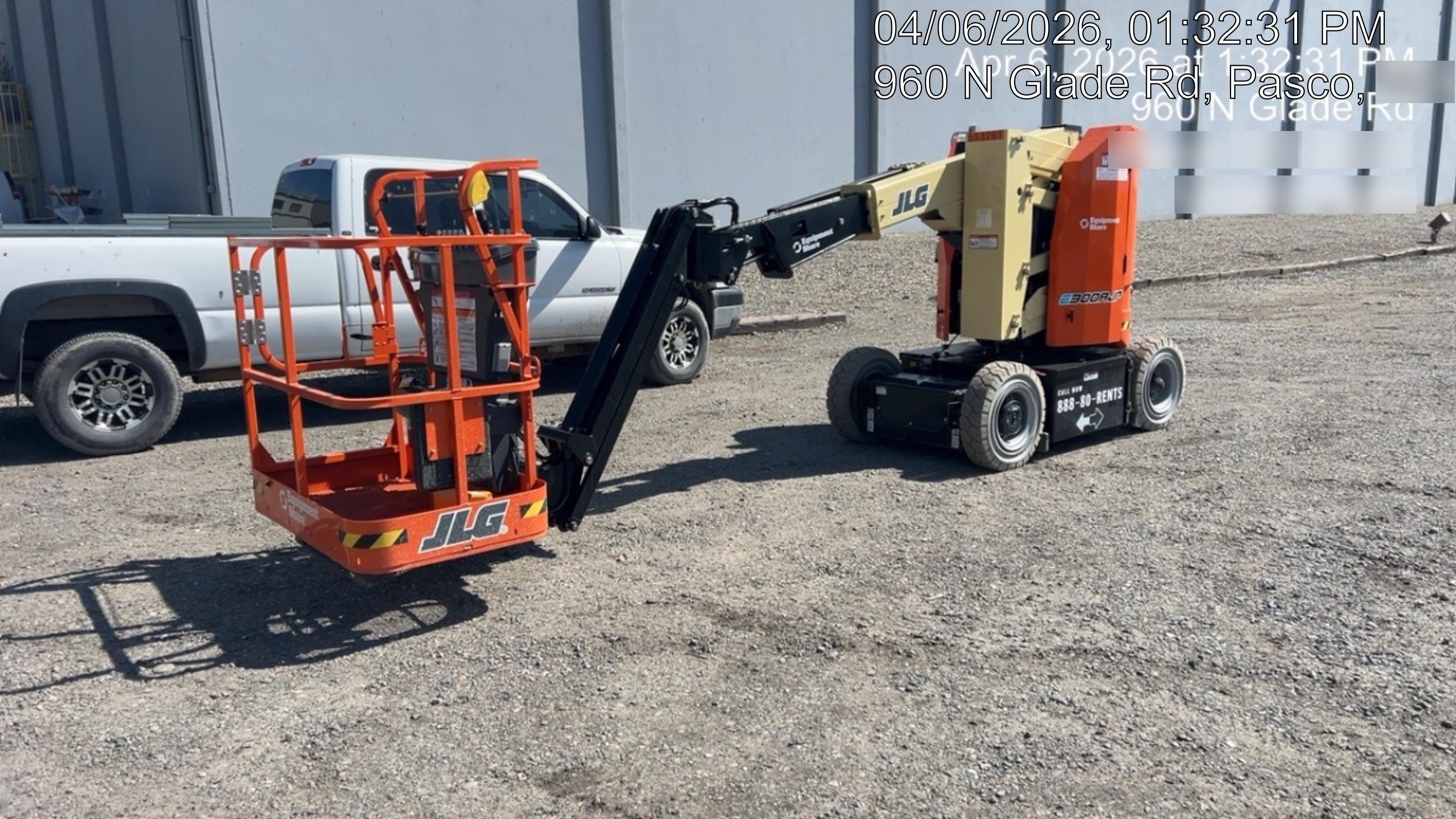 2025 JLG E300AJP