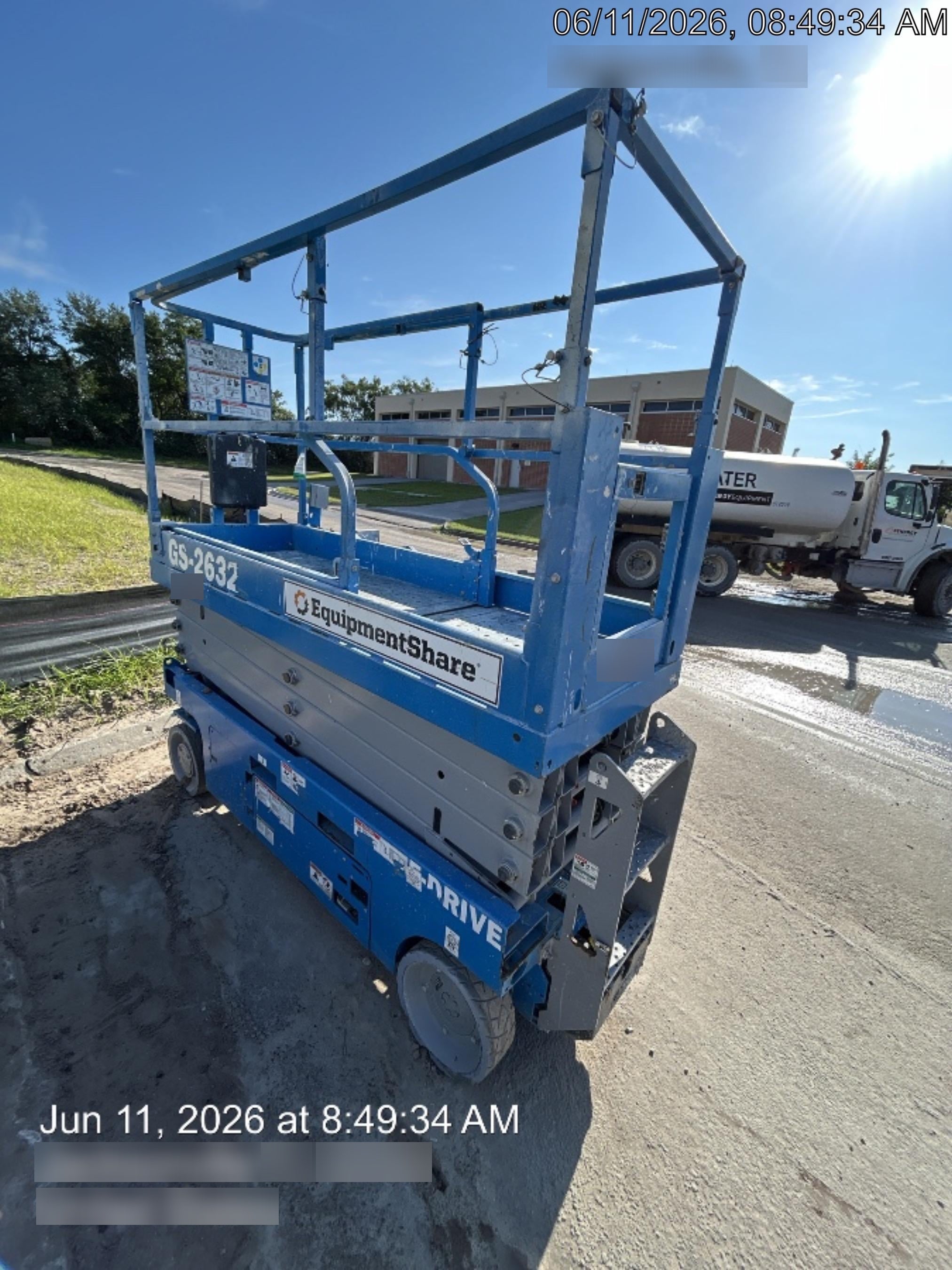 2023 GENIE GS-2632