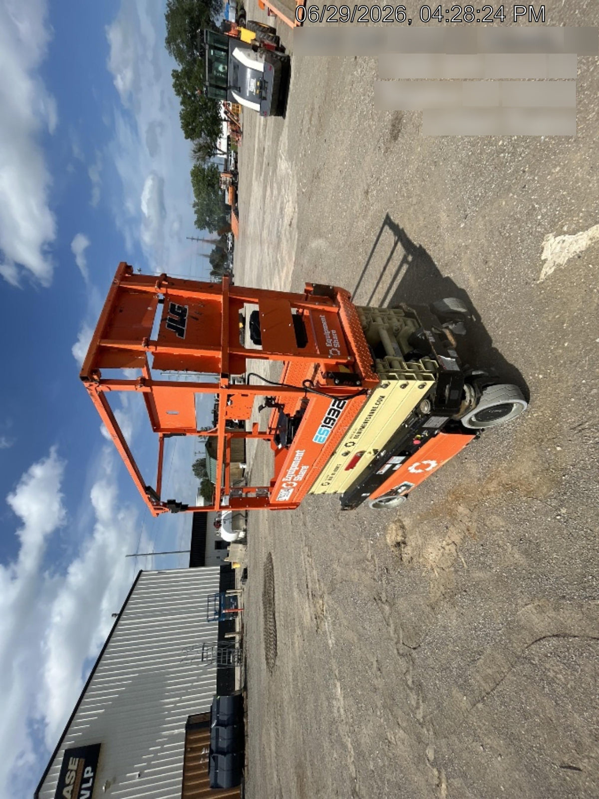 2022 JLG ES1932