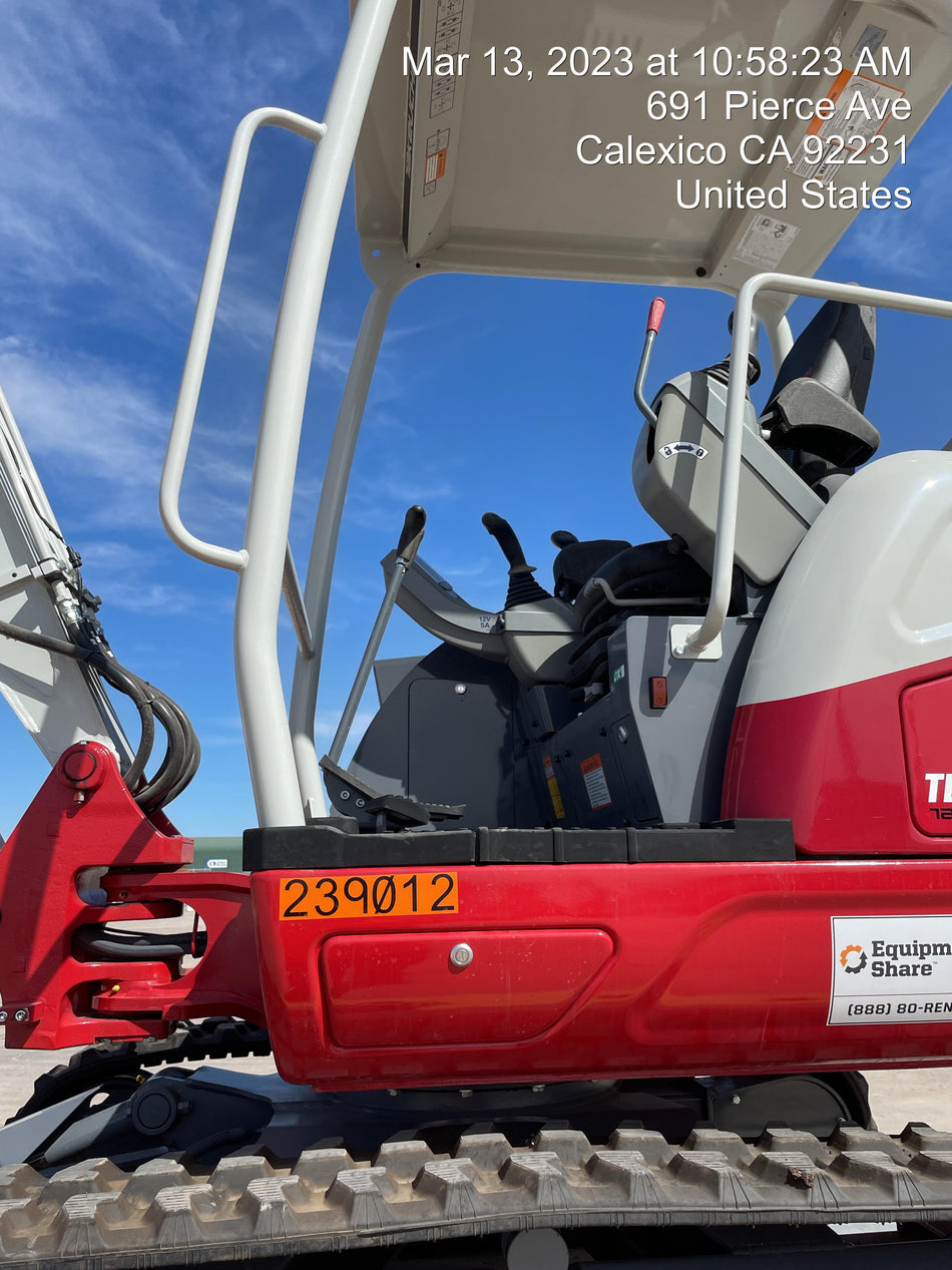 2022 TAKEUCHI TB235-2R