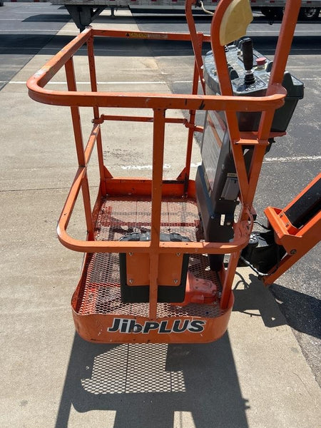 2019 JLG E300AJP