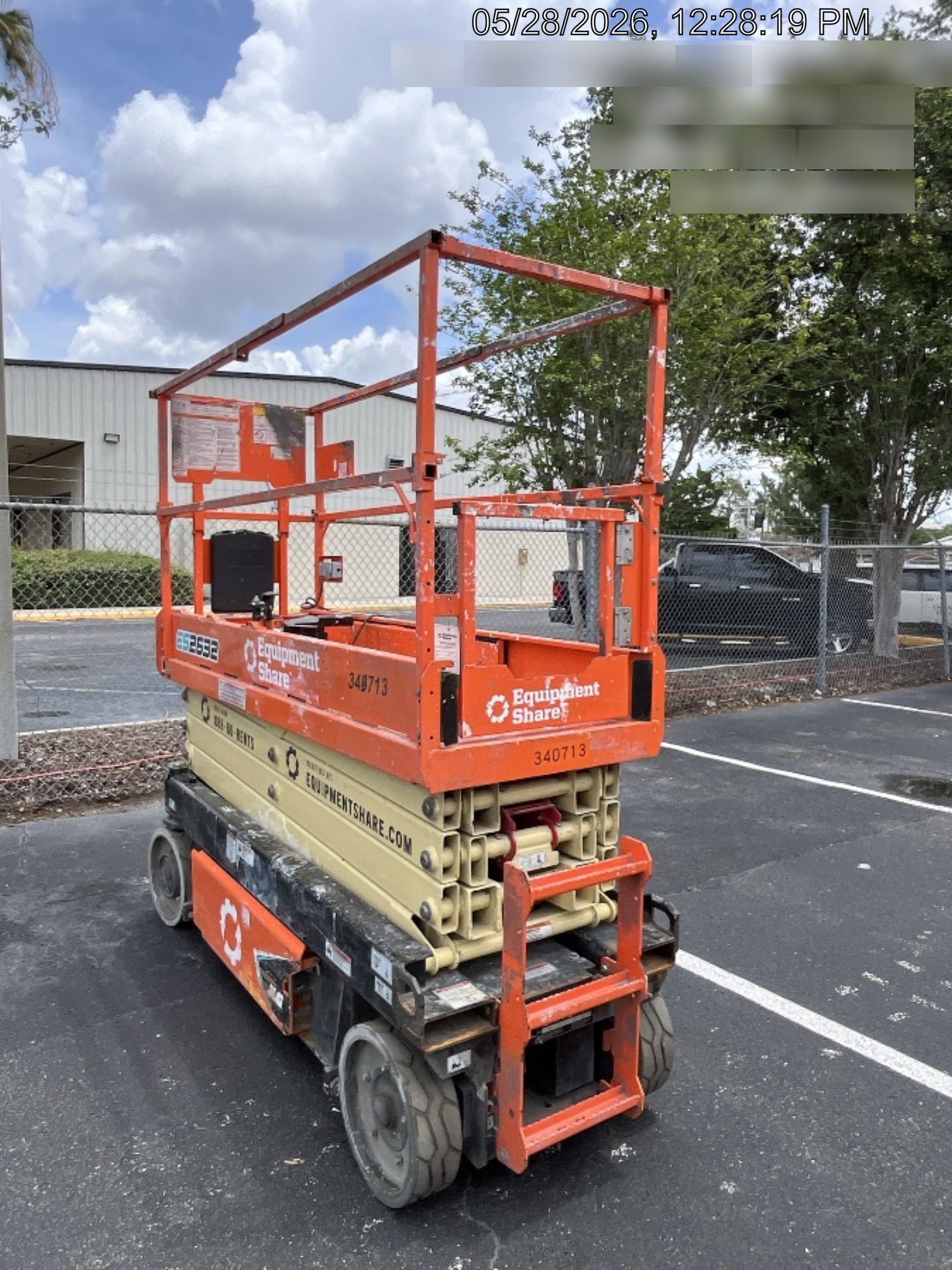 2023 JLG ES2632