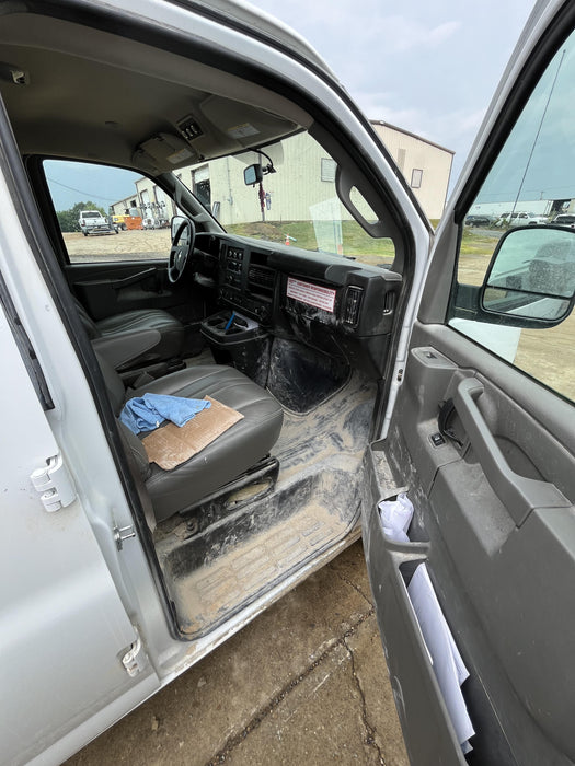 2023 CHEVROLET Express Van - Rental