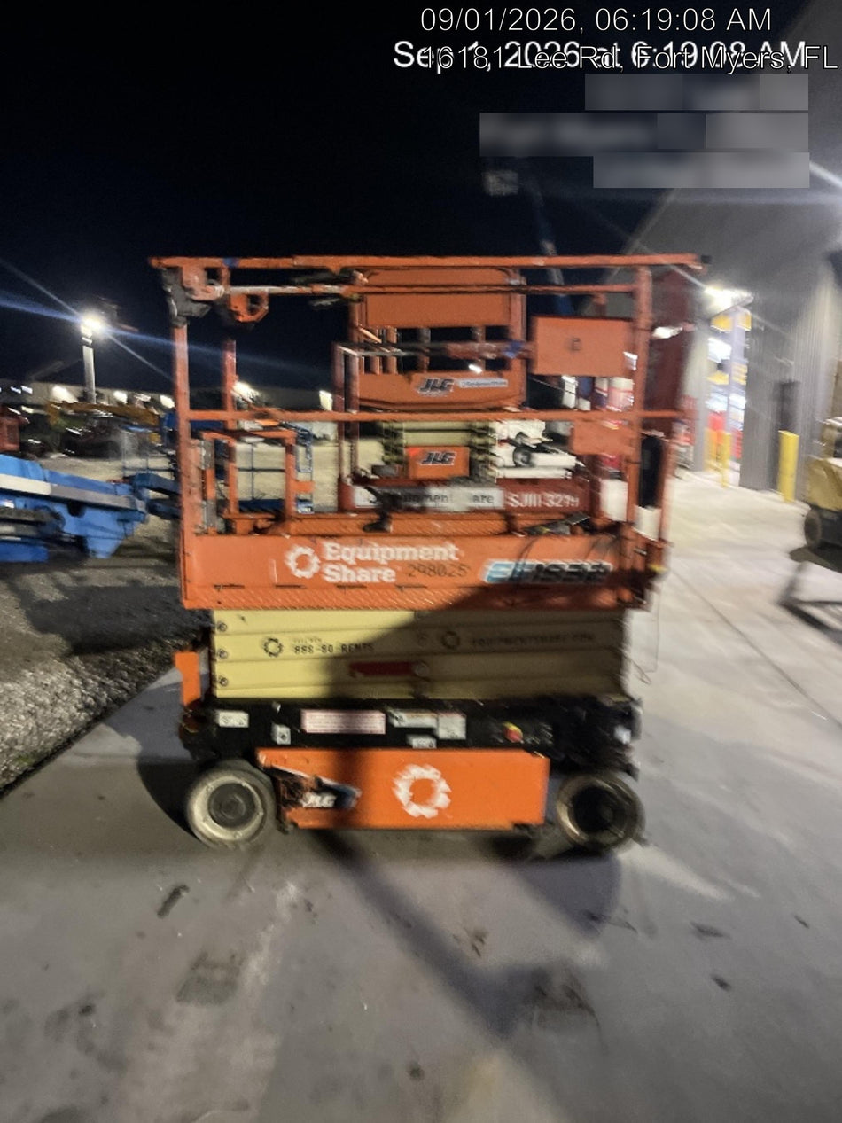 2023 JLG ES1932