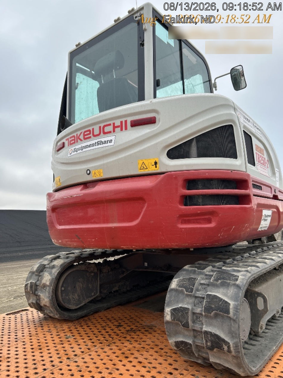 2022 TAKEUCHI TB250-2CR