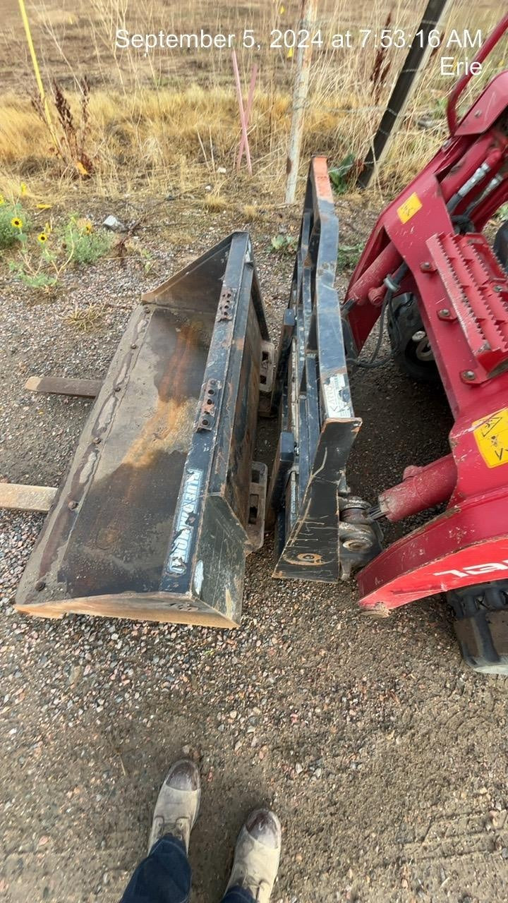 2022 ARROW MATERIAL HANDLING 60" Pallet Forks - Arrow