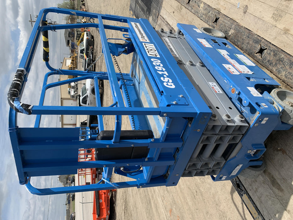2019 Genie GS-1930 Fixed Rails with Chain Entry