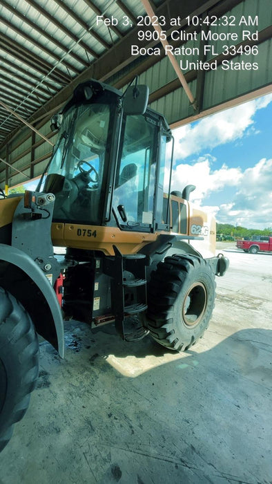 2017 Case 621G CLOSED CAB, JRB 416 STYLE HYD COUPLER