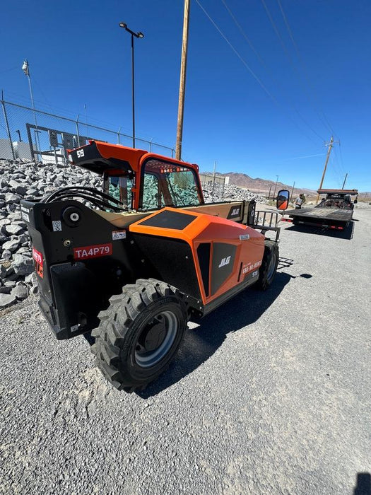 2025 JLG 519