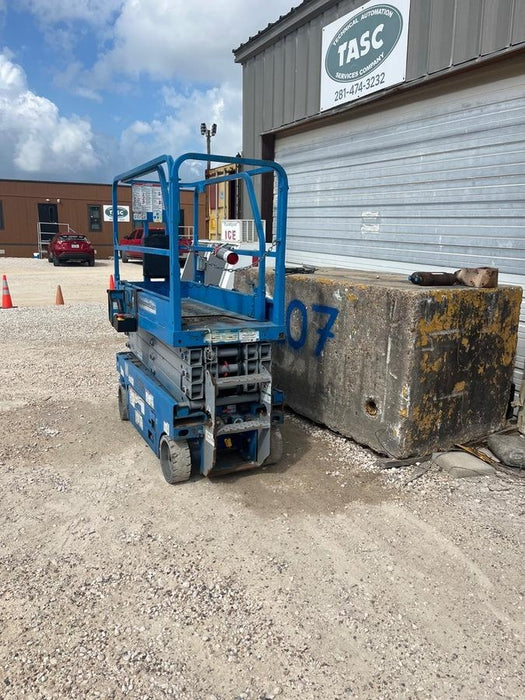 2019 Genie GS-1930 Fixed Rails with Chain Entry