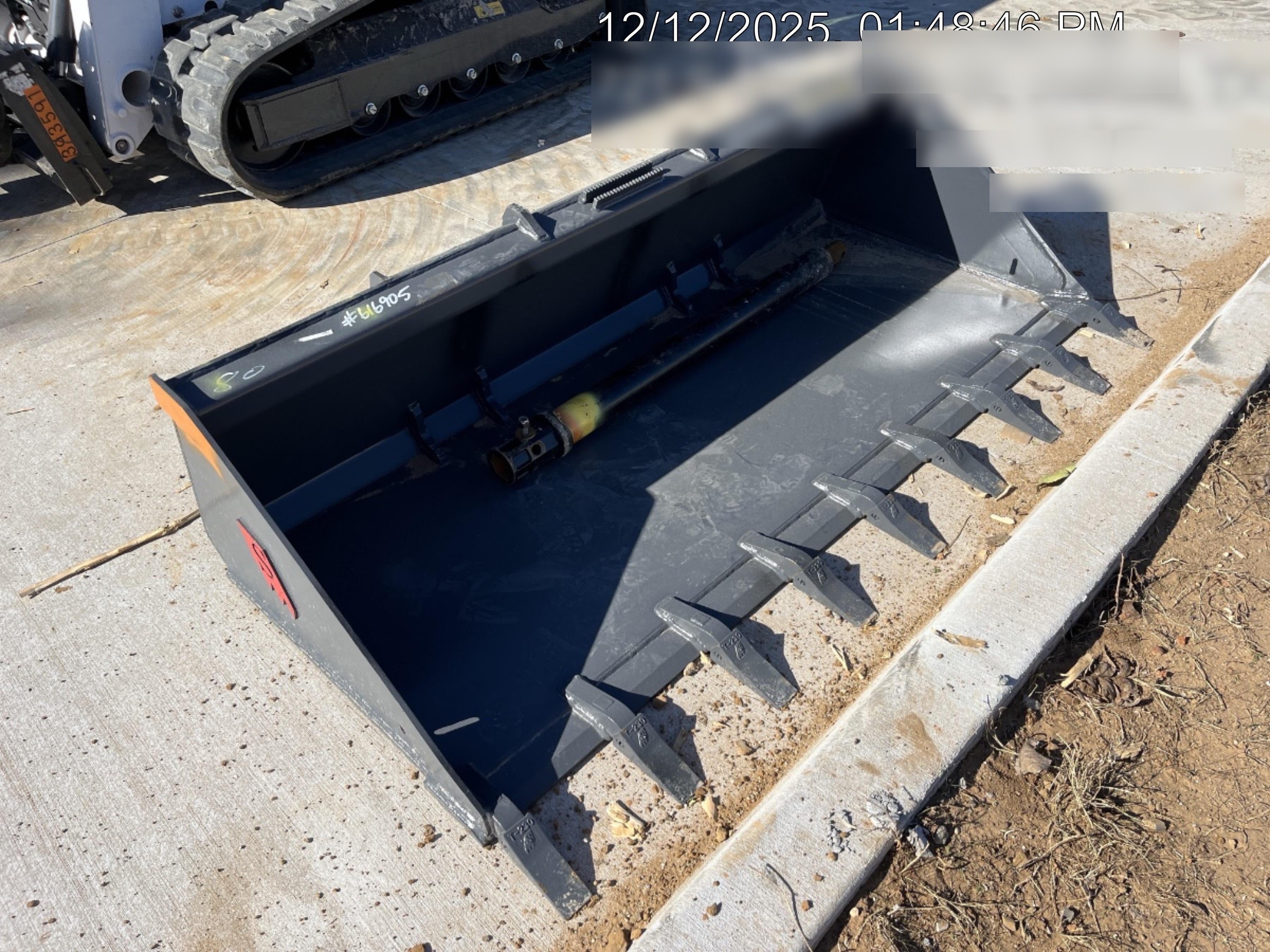 2025 SOLESBEE 80" Tooth Bucket, CTL - Solesbee's