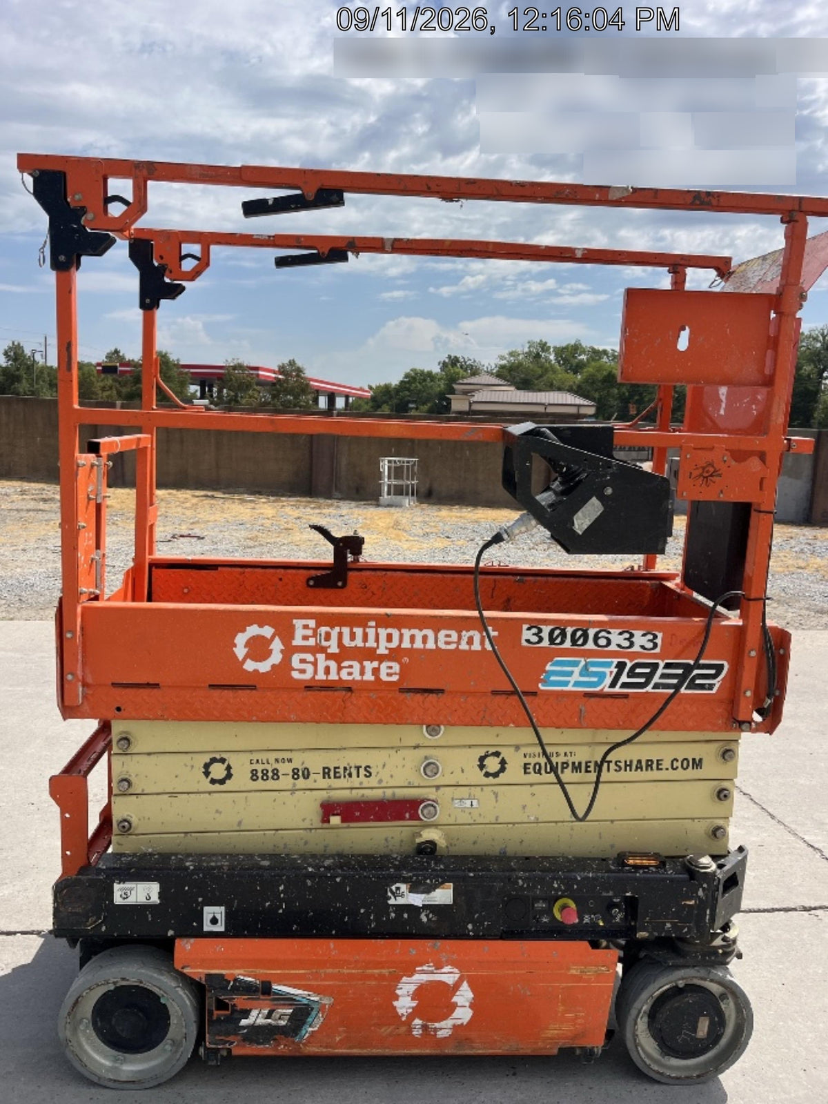 2023 JLG ES1932