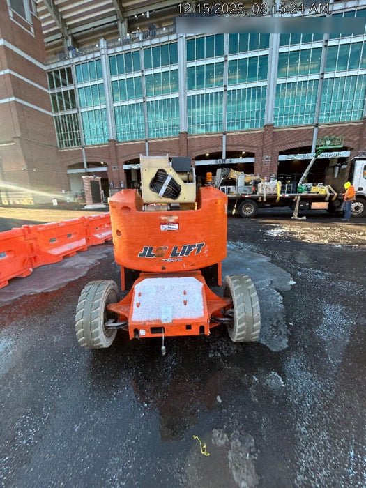 2019 JLG E450AJ