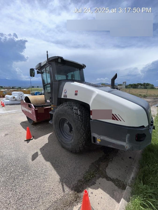 2023 DYNAPAC CA2500D