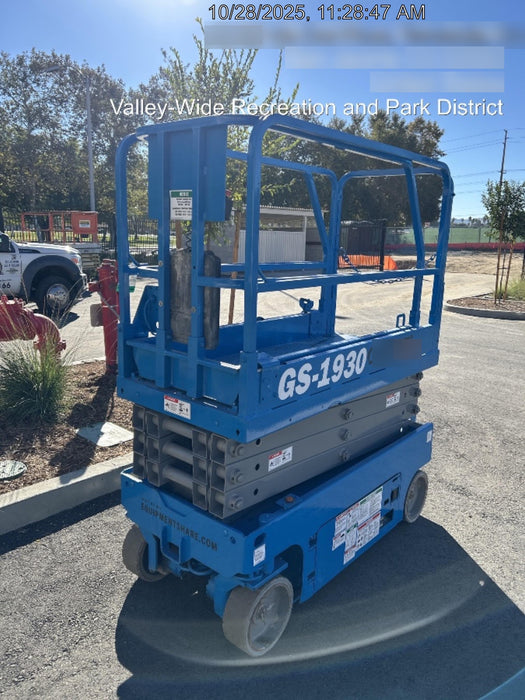 2019 Genie GS-1930 Fixed rails with chain Entry