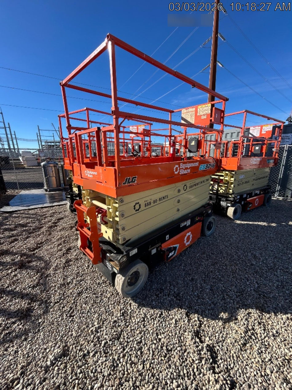 2022 JLG ES3246