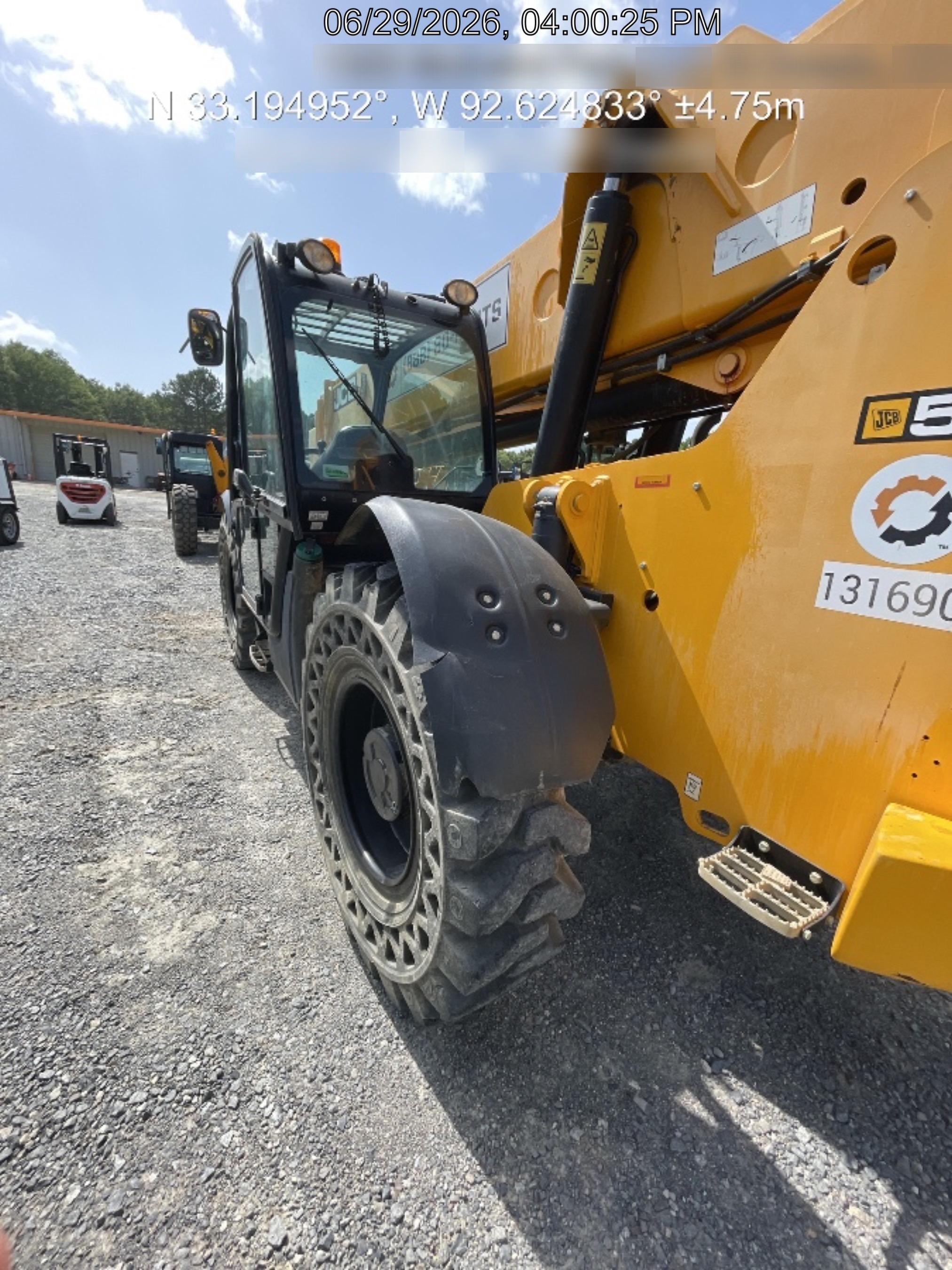 2021 JCB 510-56