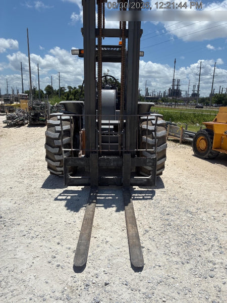 2022 CASE 588H