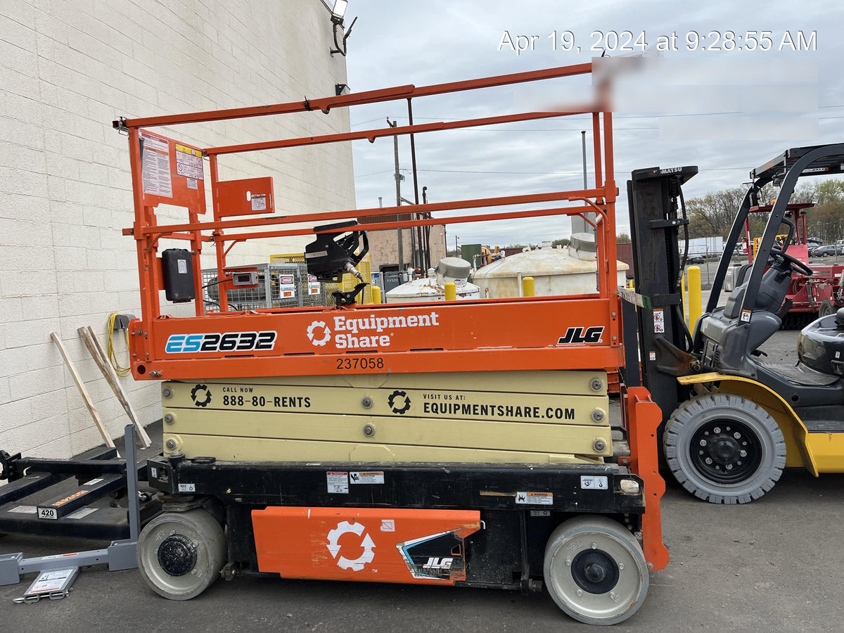 2022 JLG ES2632
