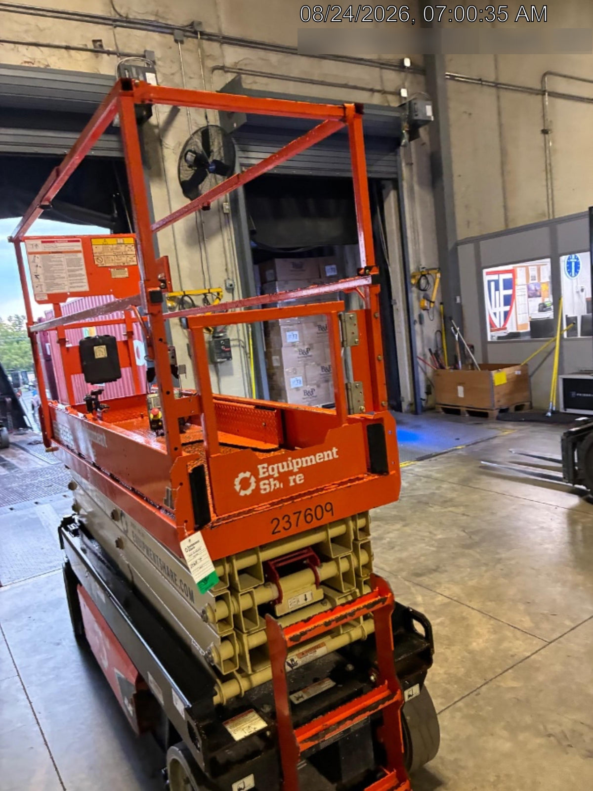 2022 JLG ES2632