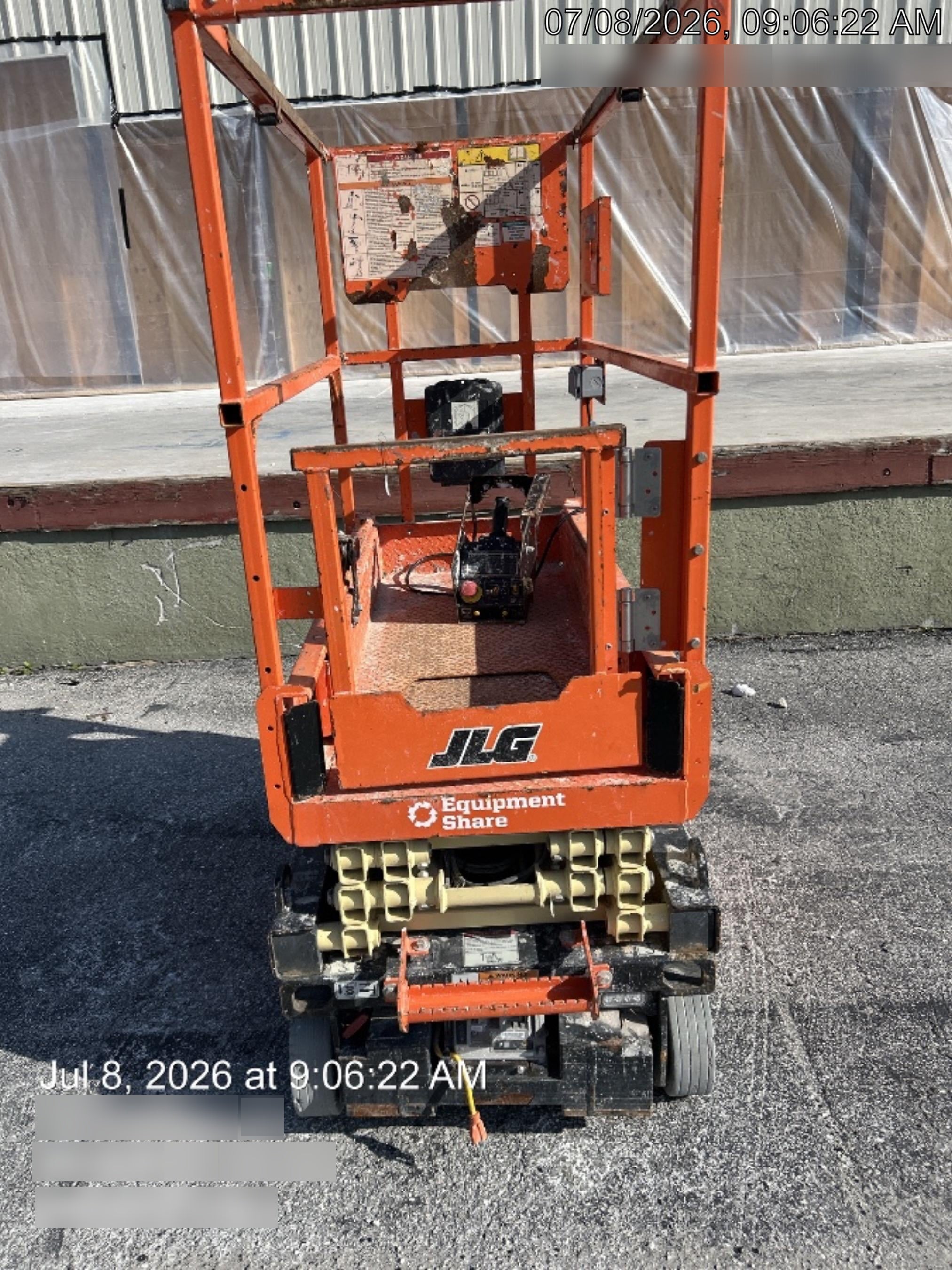 2022 JLG ES1330L