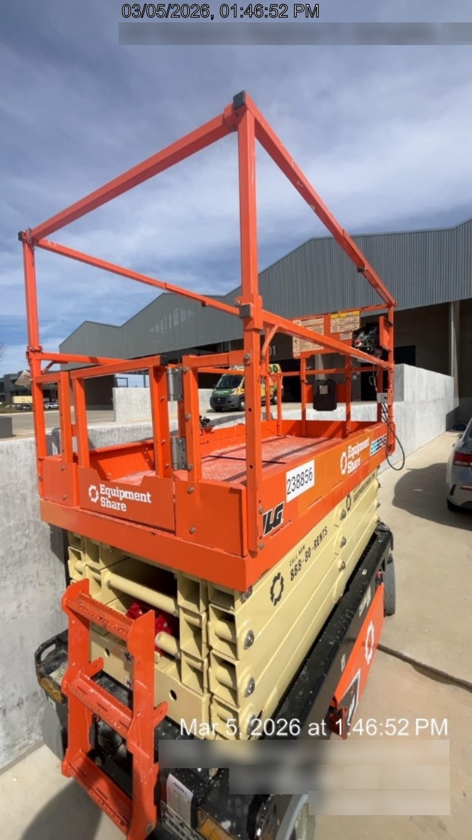 2022 JLG ES3246