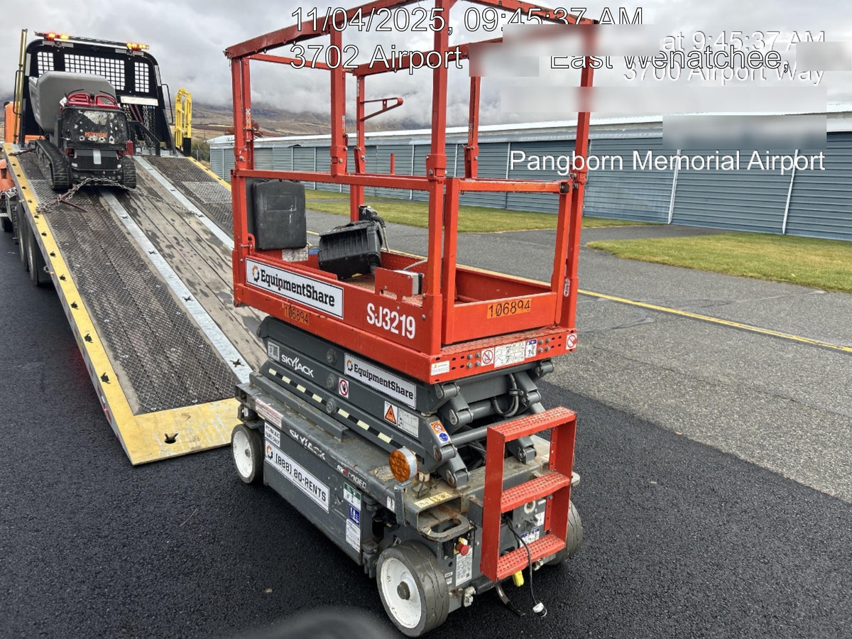 2020 Skyjack SJIII-3219 Solid NM Tires, Half height spring hinged entry gate, Dual Beacons, 800W Inverter