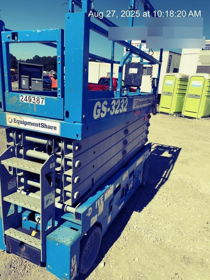 2022 GENIE GS-3232