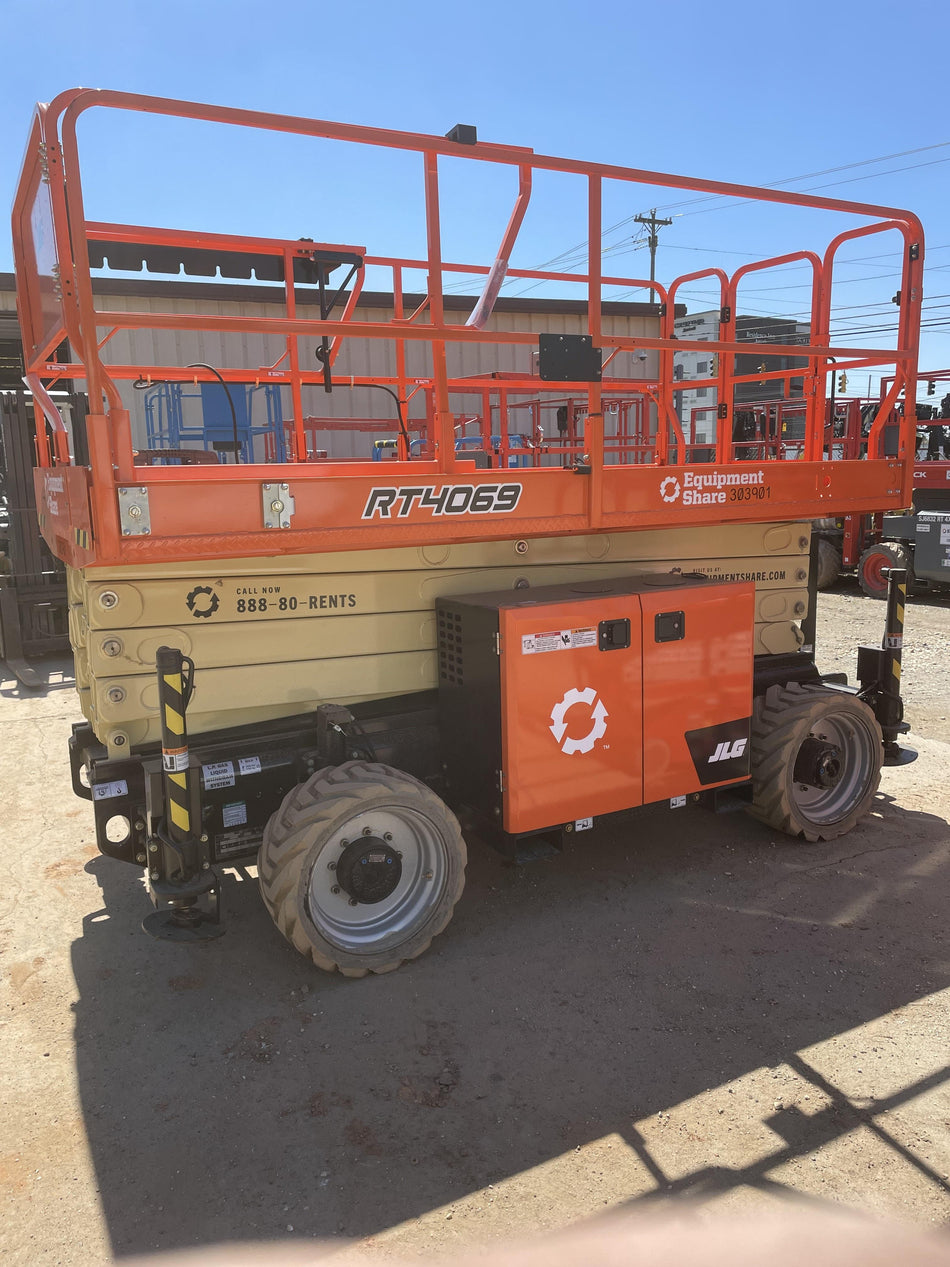 2023 JLG RT4069