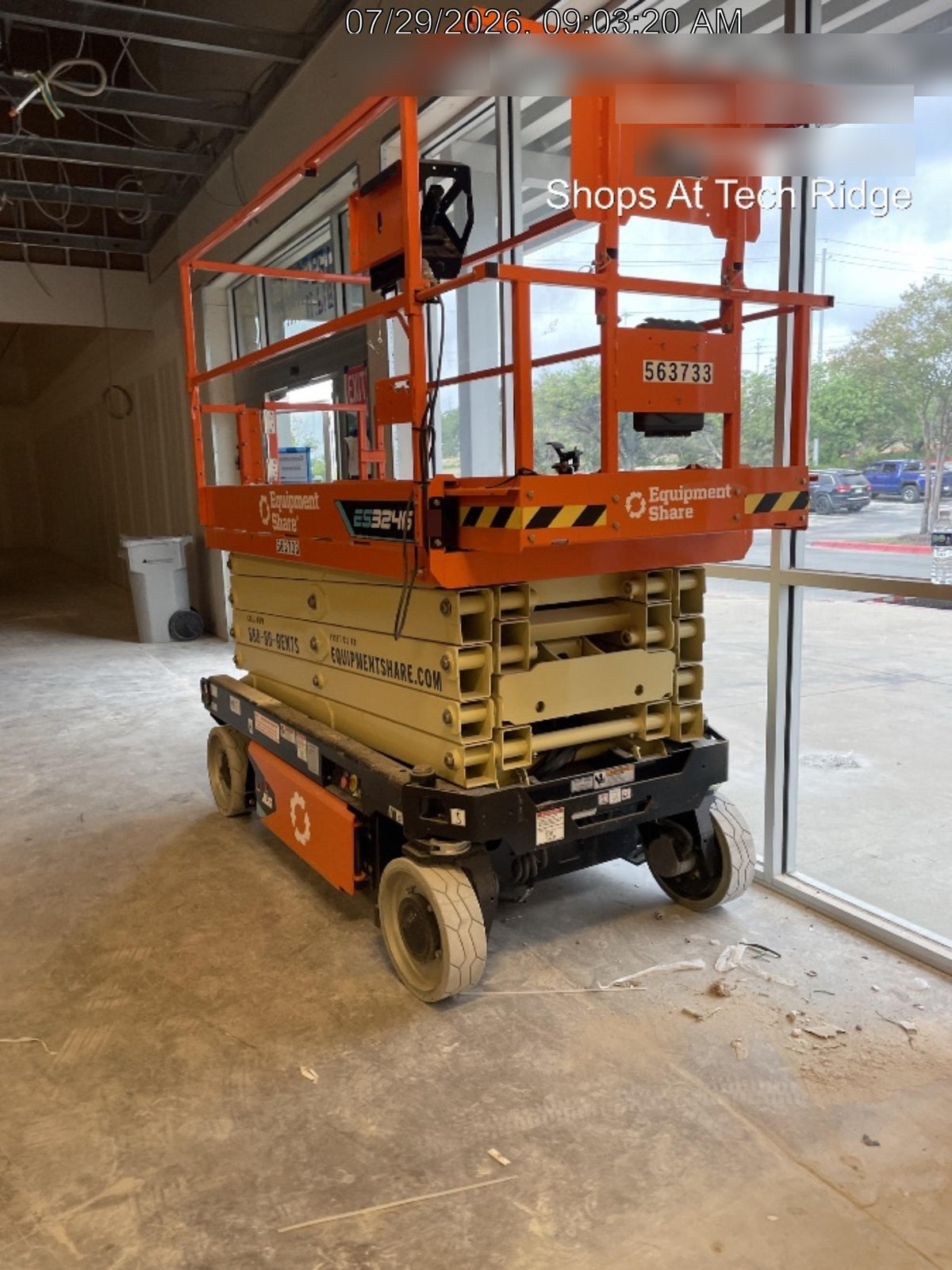 2025 JLG ES3246