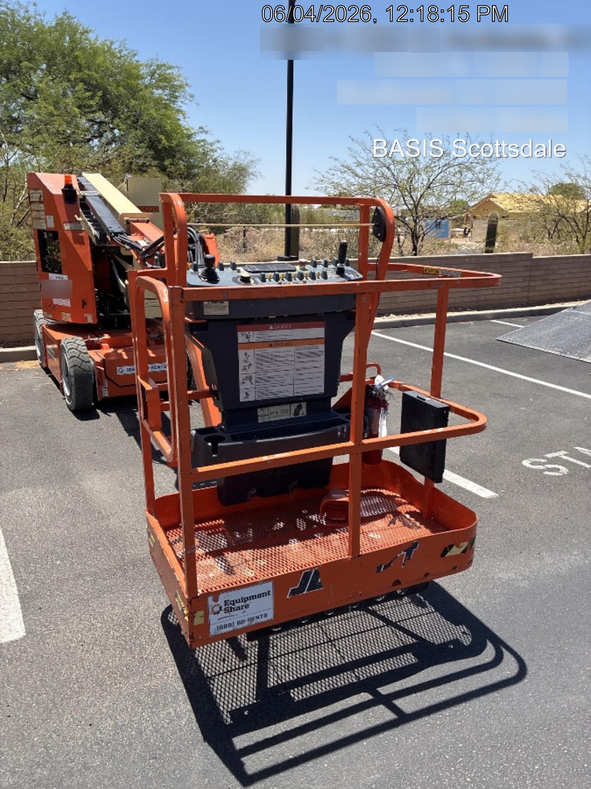 2021 JLG E300AJP