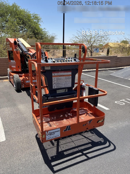 2021 JLG E300AJP