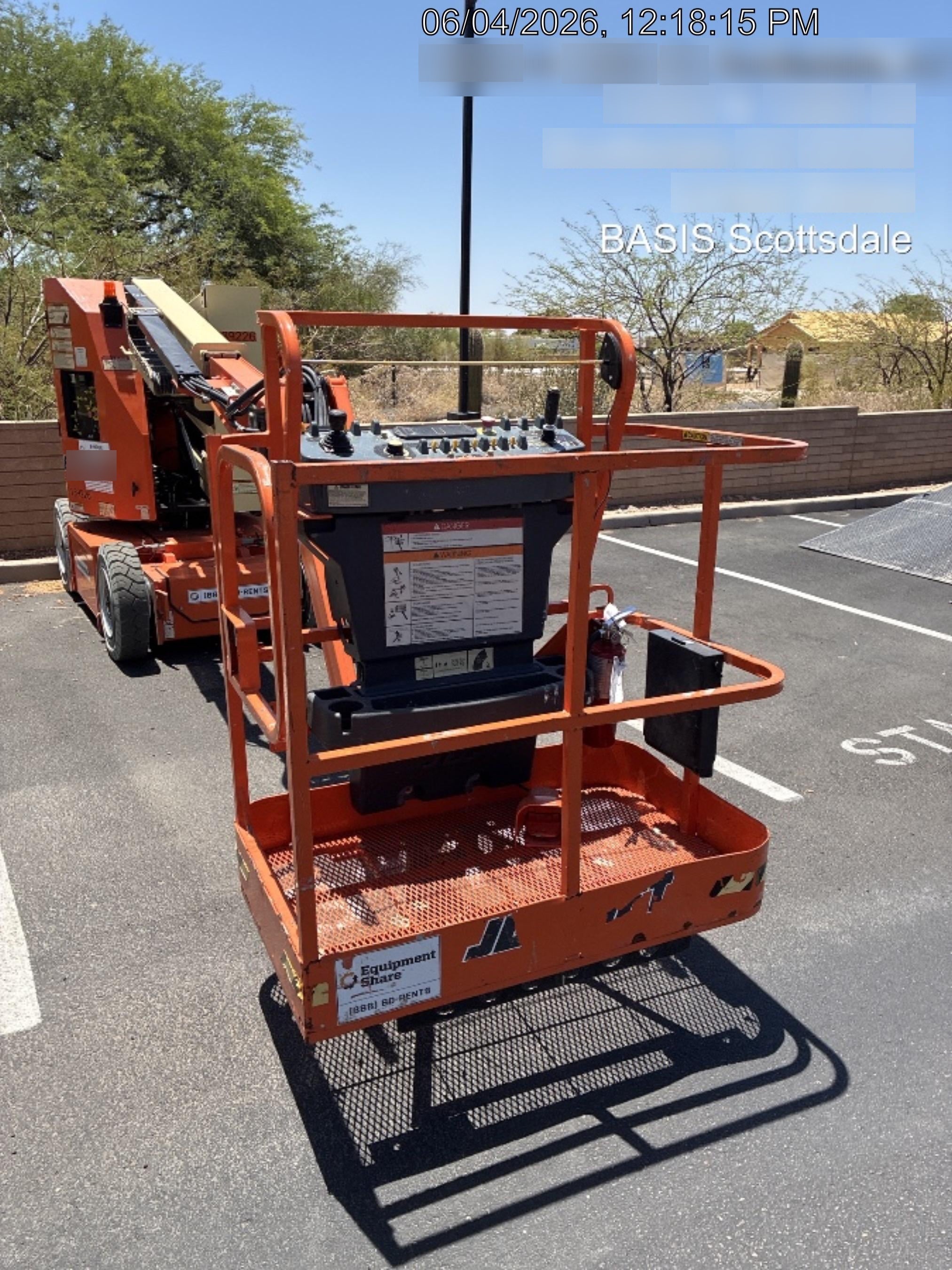 2021 JLG E300AJP