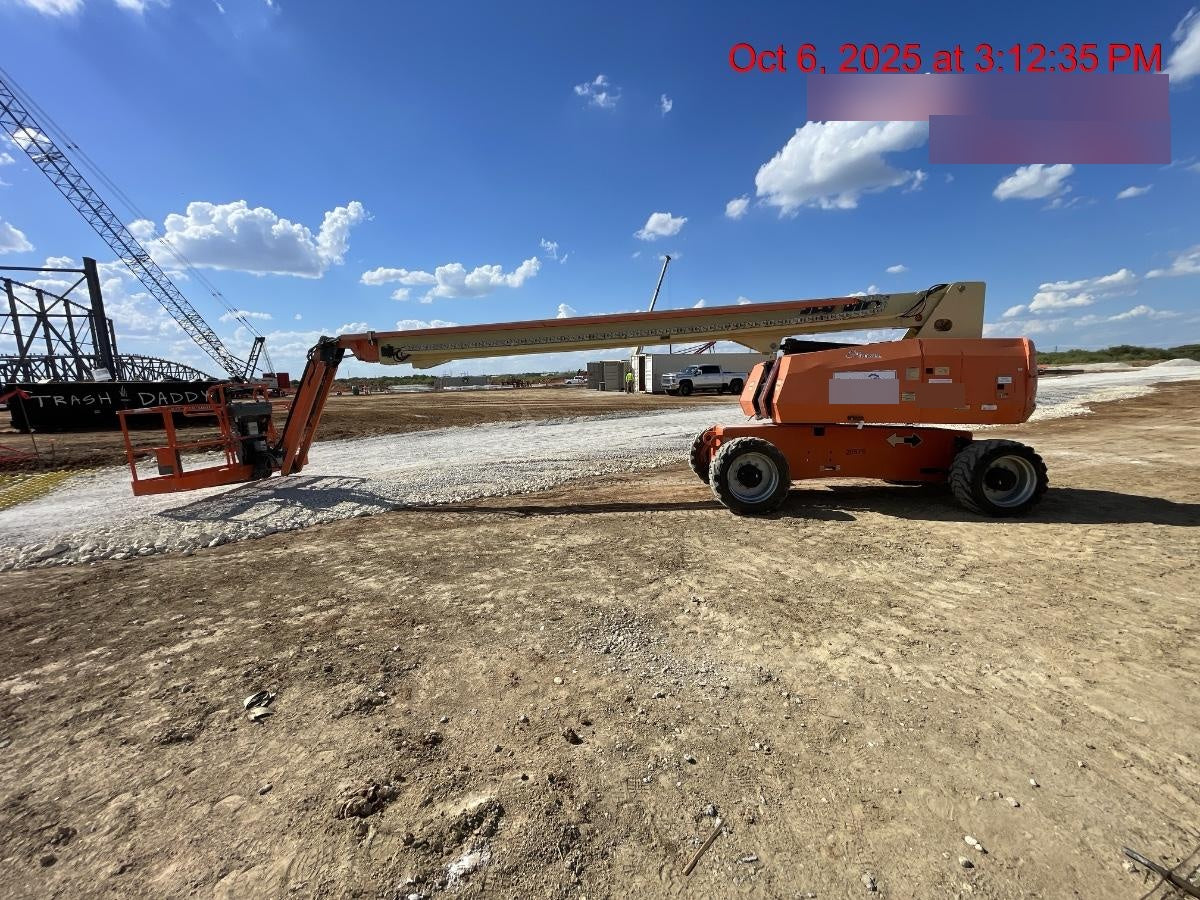 2016 JLG 860SJ