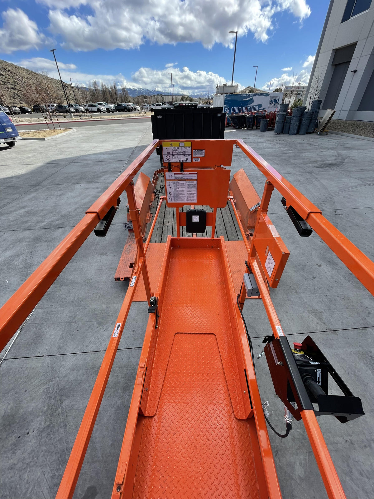 2022 JLG ES1932