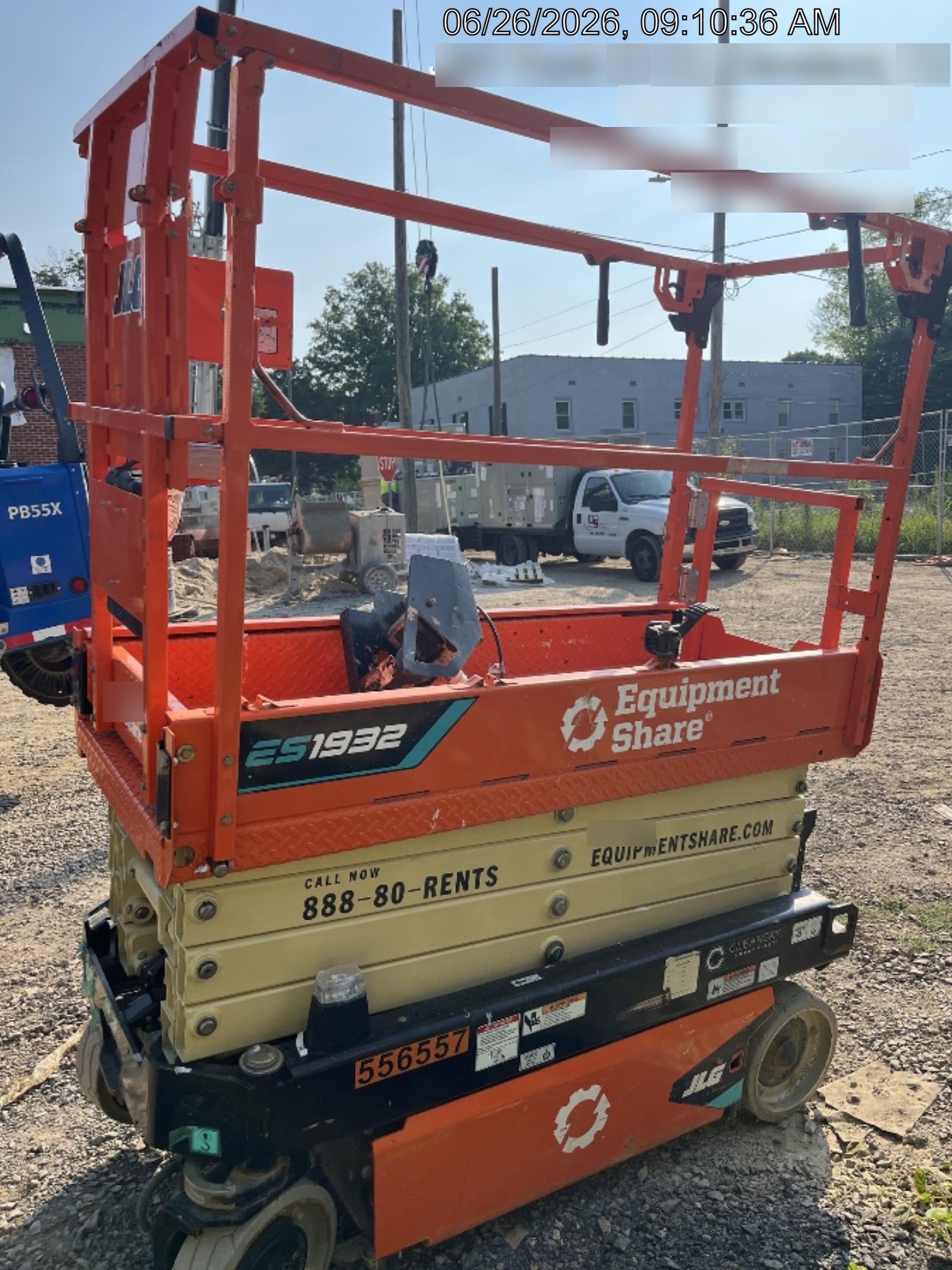 2025 JLG ES1932