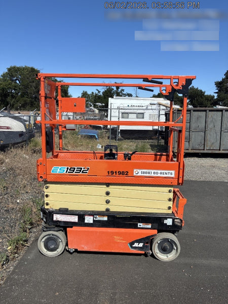 2021 JLG ES1932
