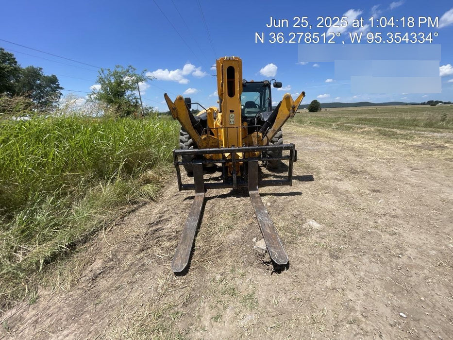 2019 JCB 512-56 Cab/Heat/Air, 109 HP, Solid Tires, STD Worklight, Beacon, Aux Hydraulics, Lifting Eye, Back up Alarm w/66" Carriage/60" Forks