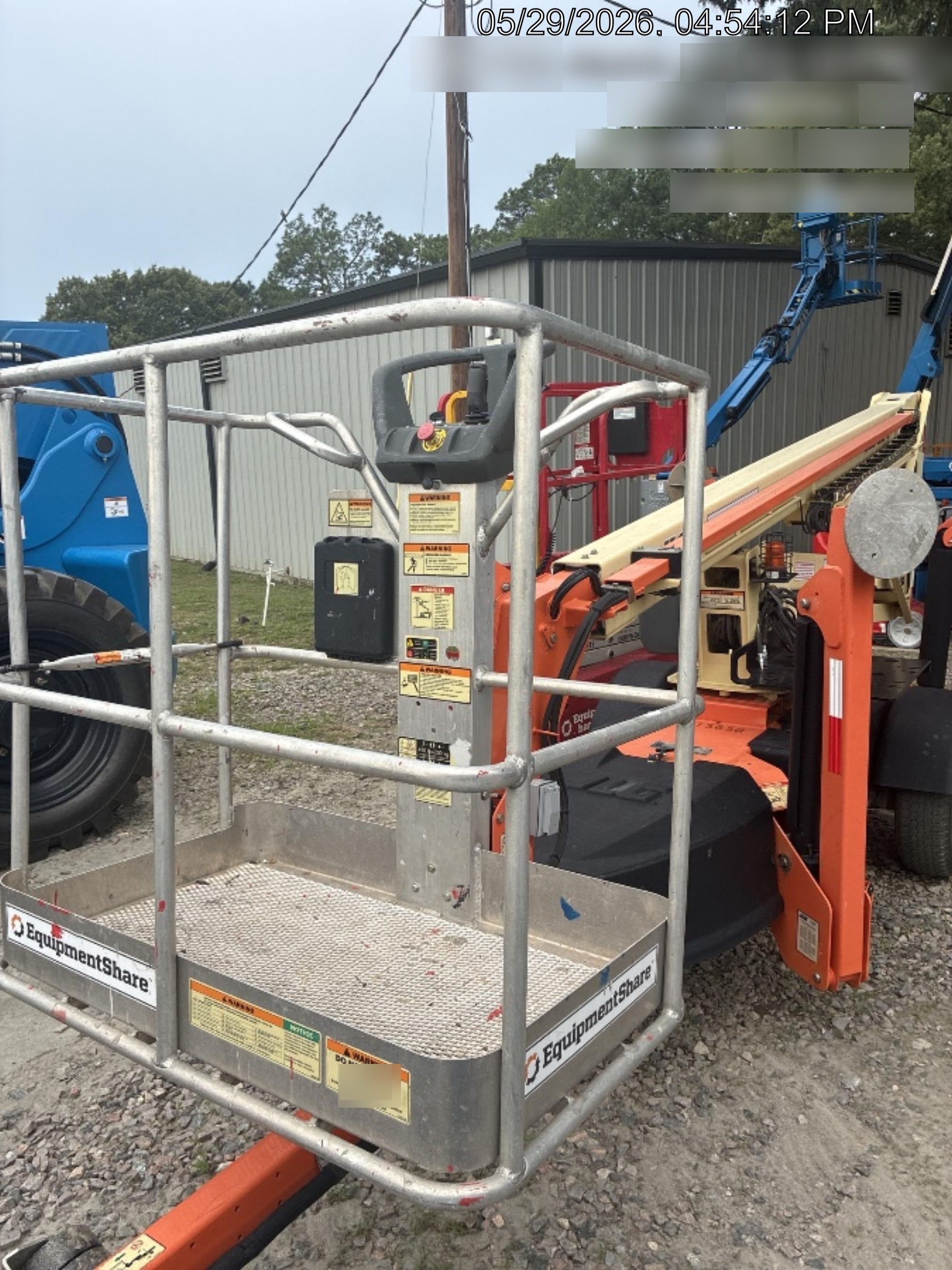 2022 JLG T350