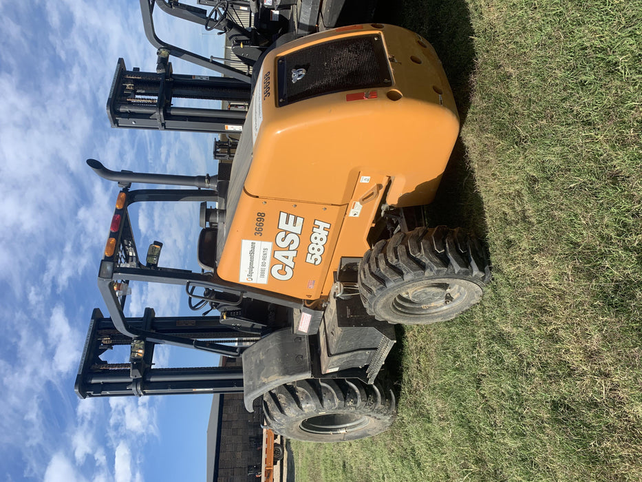 2019 CASE 588H