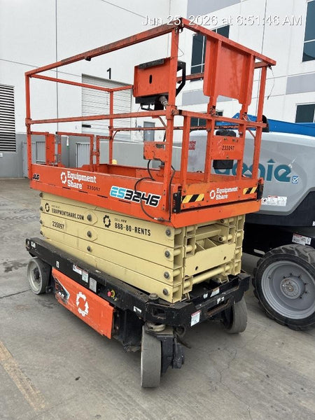 2022 JLG ES3246