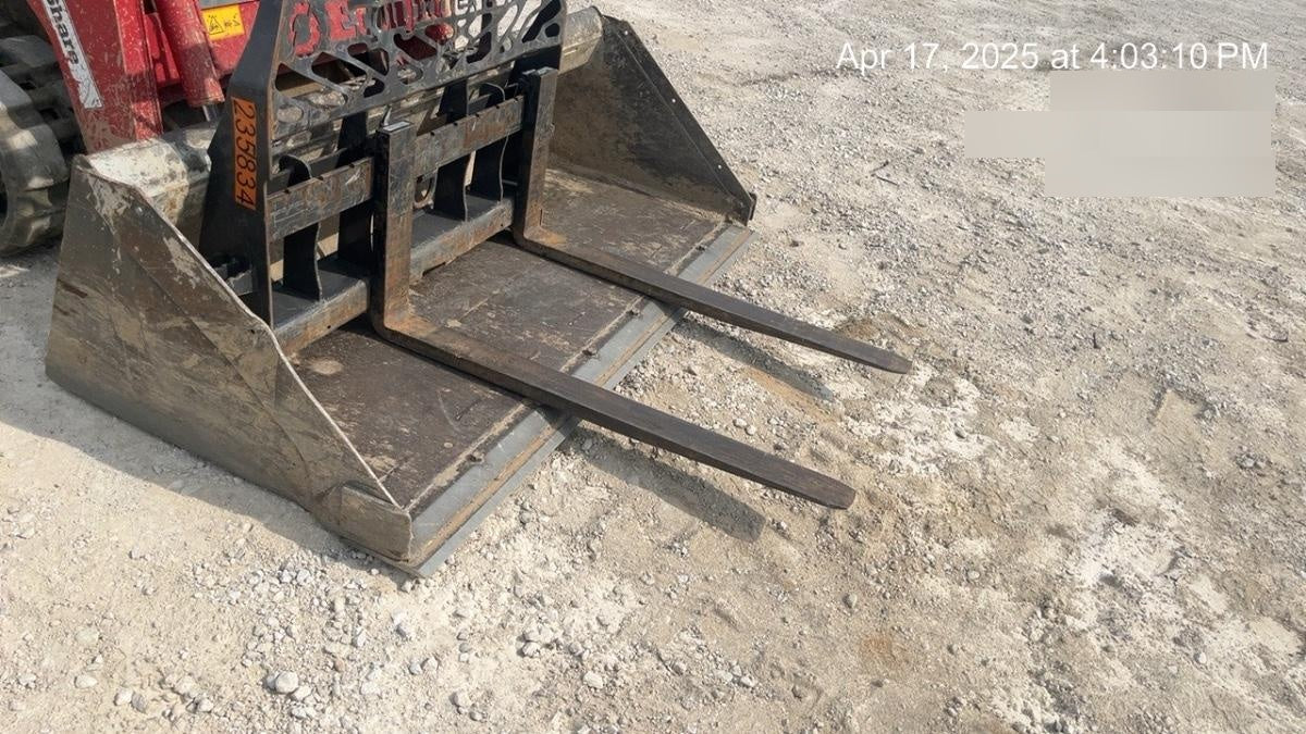 2022 PALADIN 48" Pallet Forks - Paladin