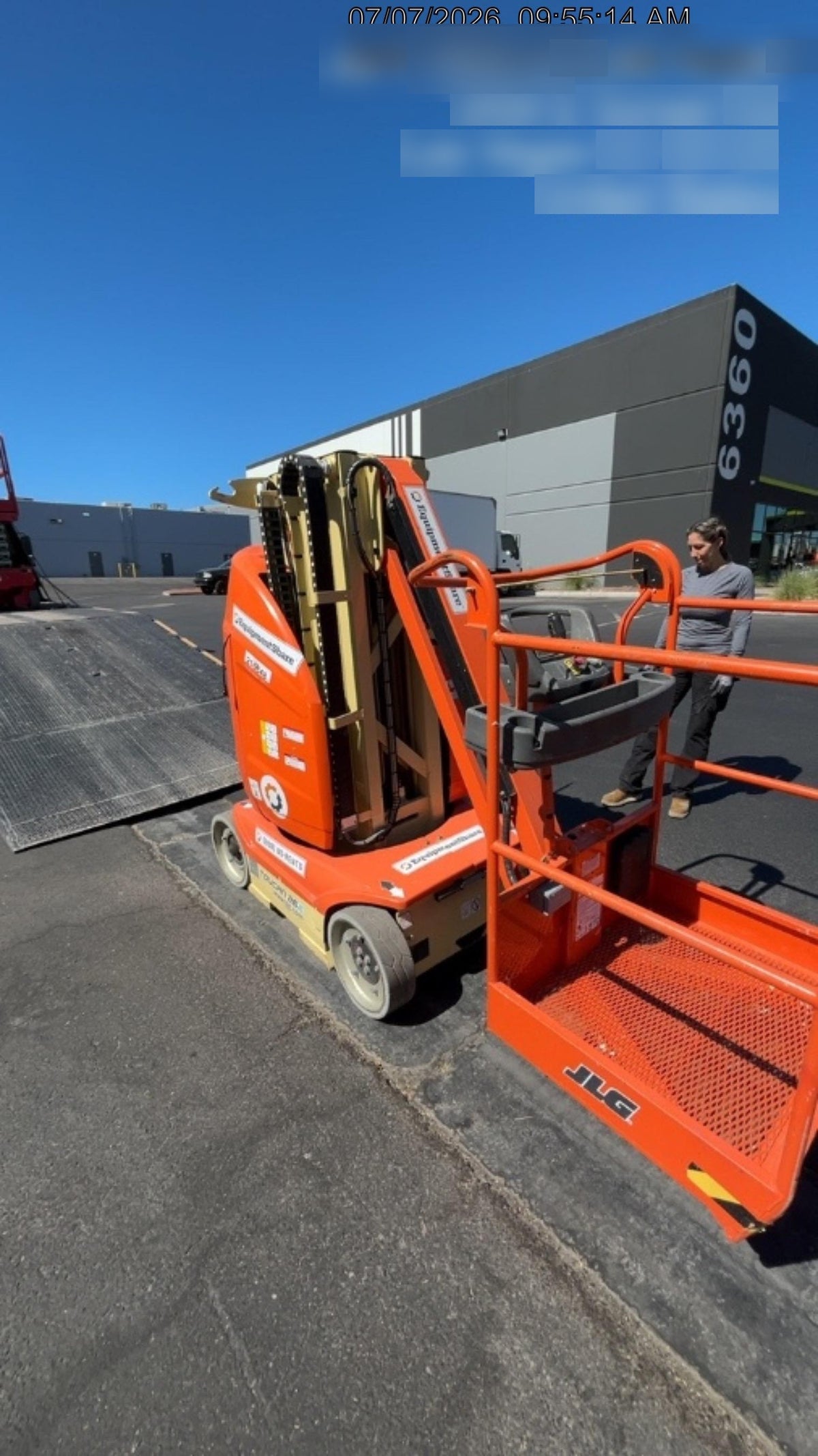 2022 JLG 26E