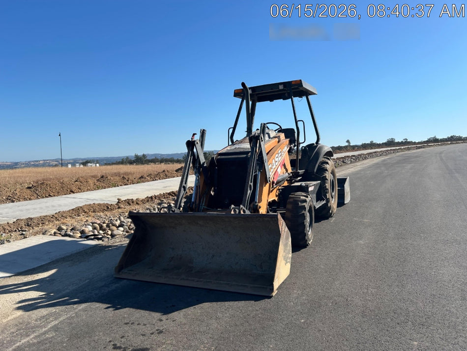 2019 Case 570N EP Canopy, 4WD, GP Front Bucket, Dual Tilt Cylinder, 84" Box Blade w/ Scarifier, Wheel Weights, Beacon