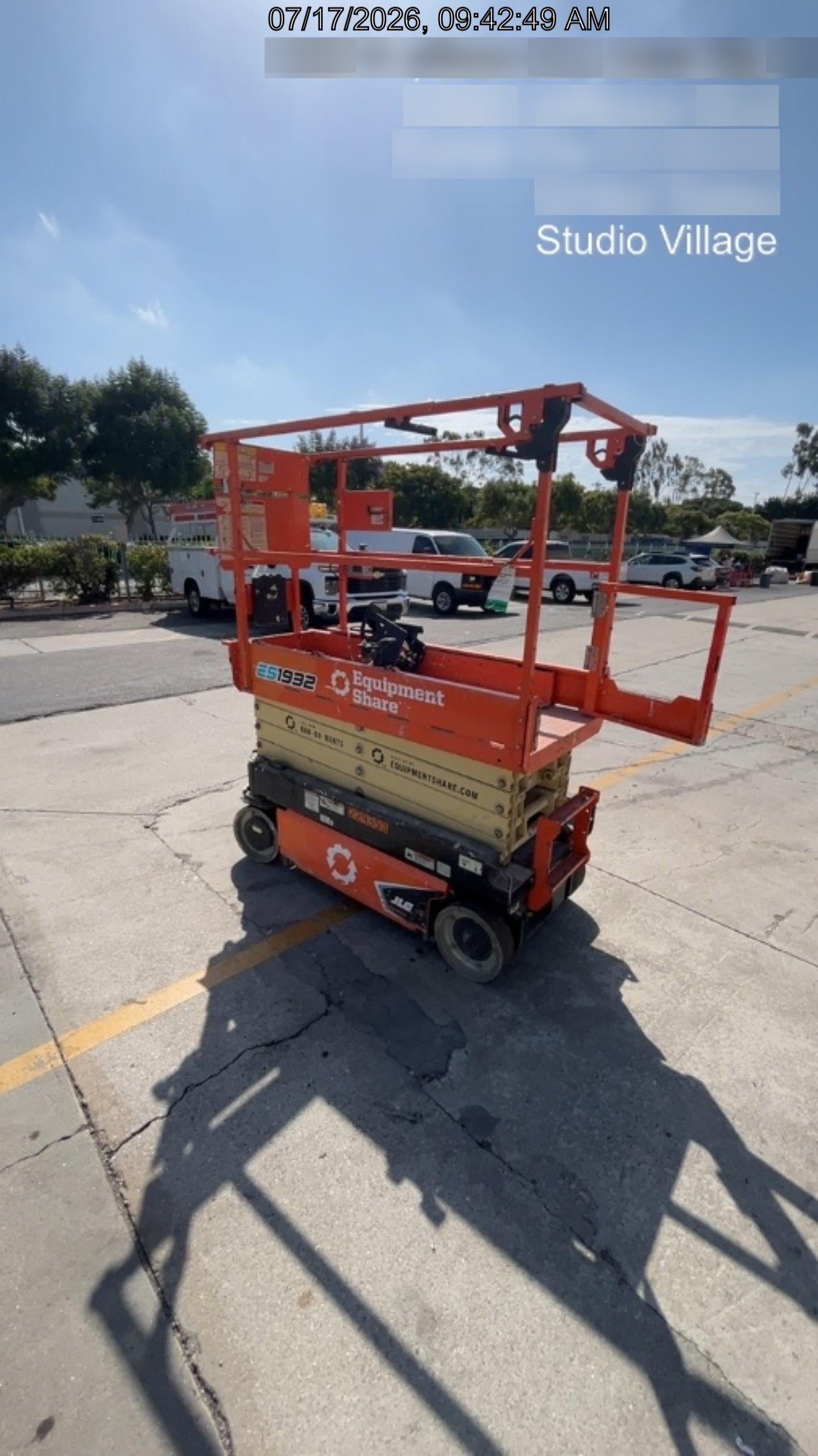 2022 JLG ES1932