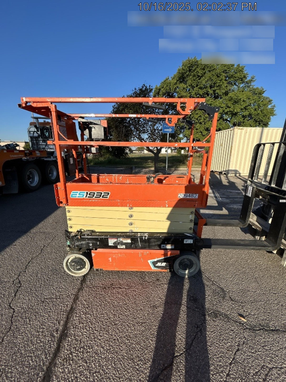 2022 JLG ES1932
