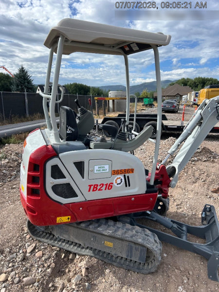 2023 TAKEUCHI TB216R