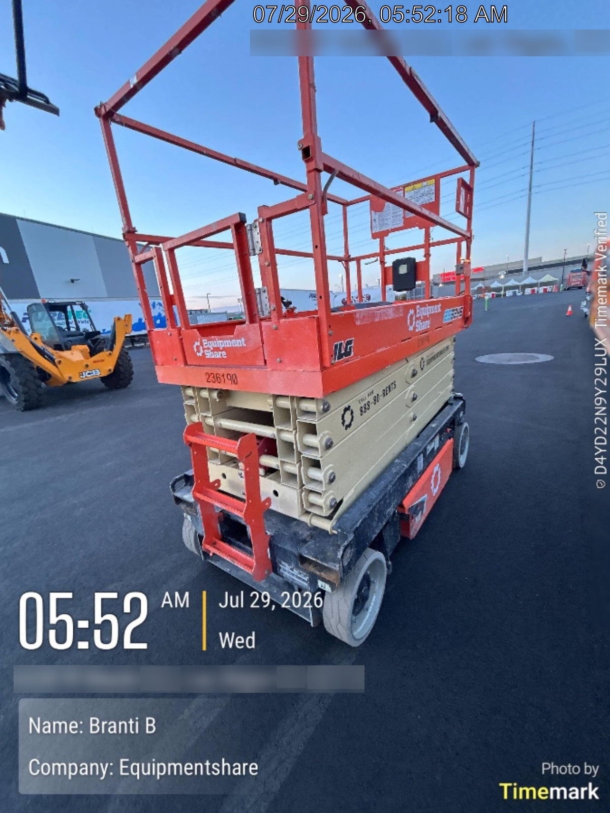 2022 JLG ES3246