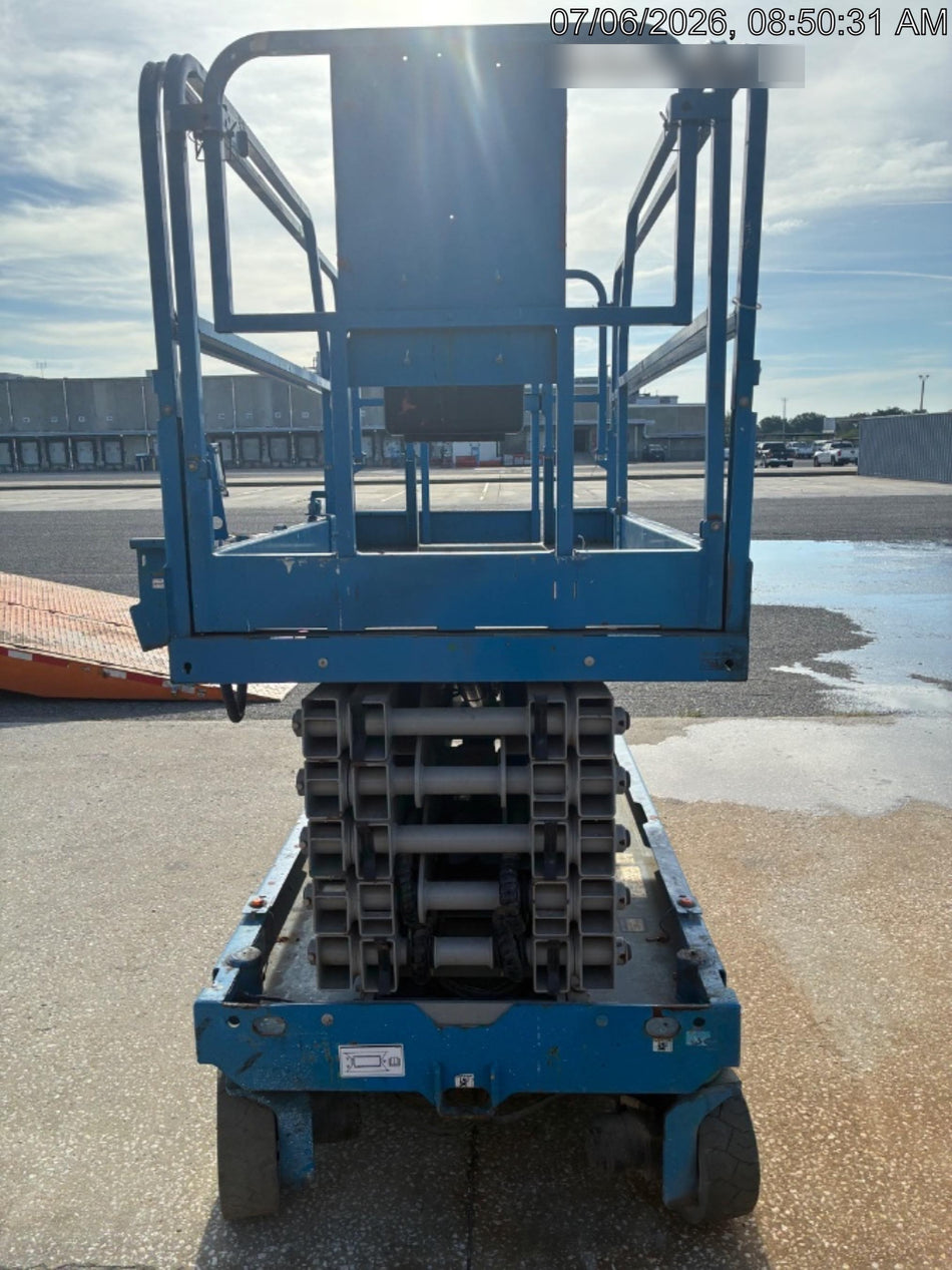 2019 Genie GS-4047 Folding rails with half height swing gate